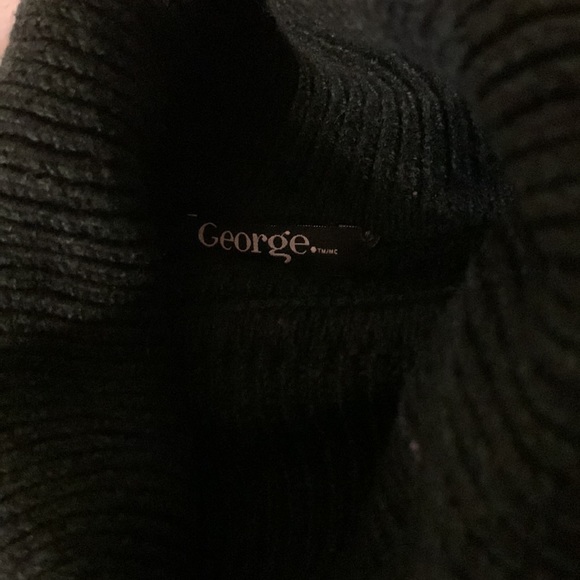 Medium forest green turtleneck - Picture 3 of 4